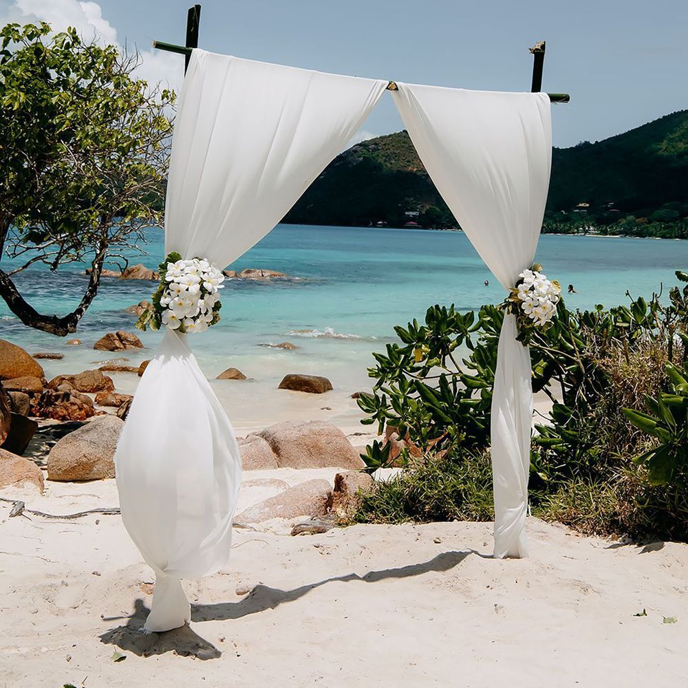 All inclusive honeymoon destination by the sea on white sand beach in seychelles