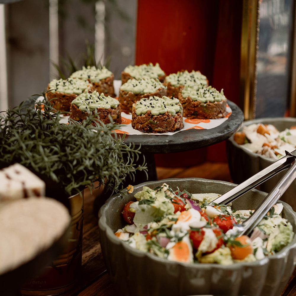 buffet-style-wedding-food