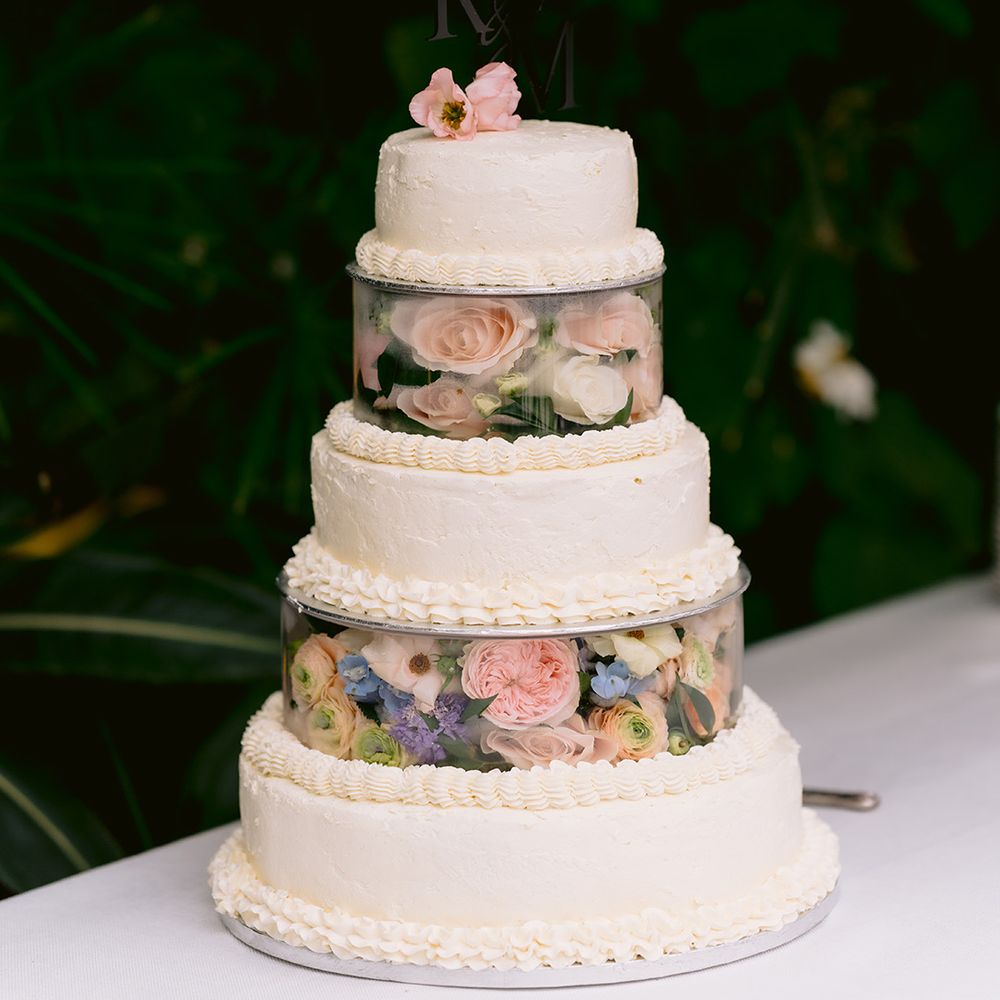 wedding-cake-with-floral-spacer-tiers