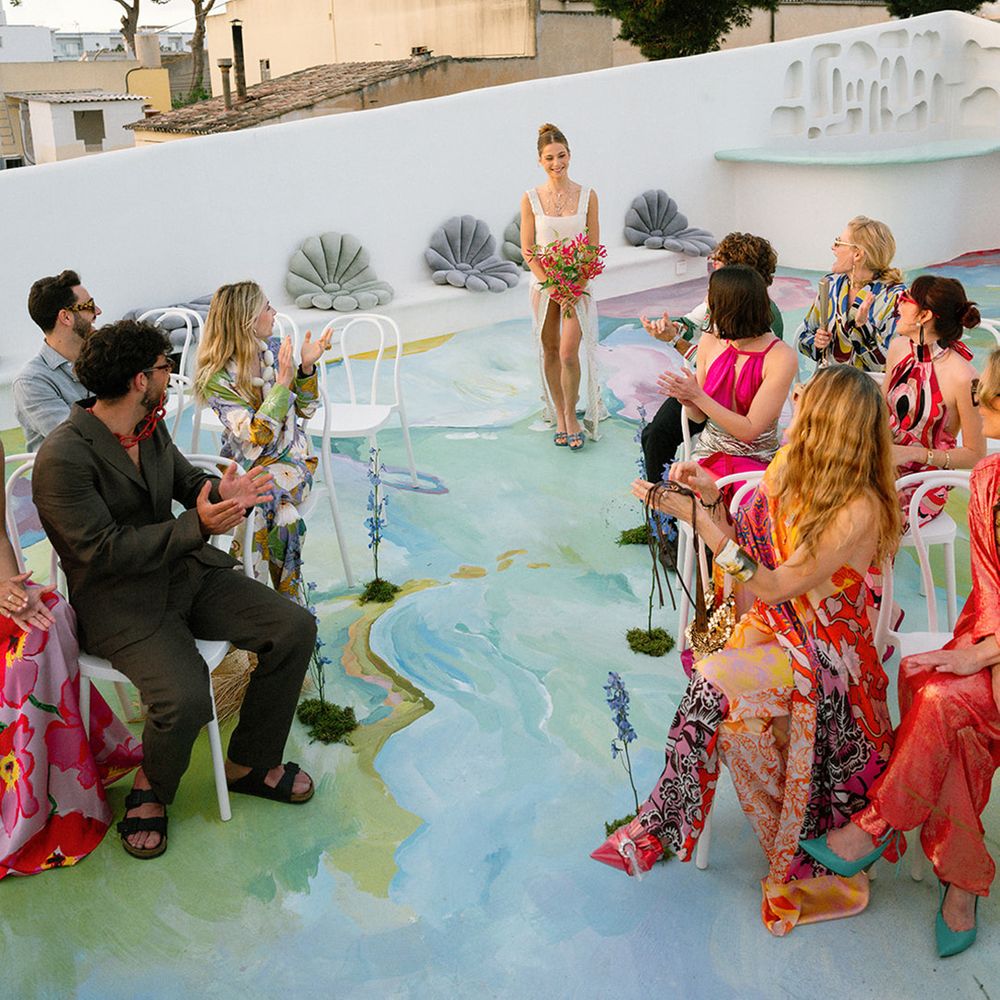 bride-walks-down-the-aisle-by-herself