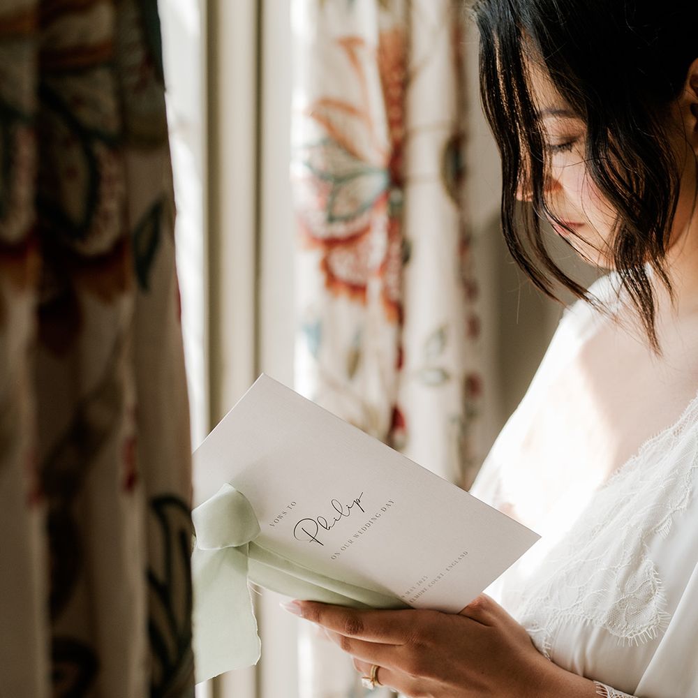 bride-reads-personal-letter-from-groom