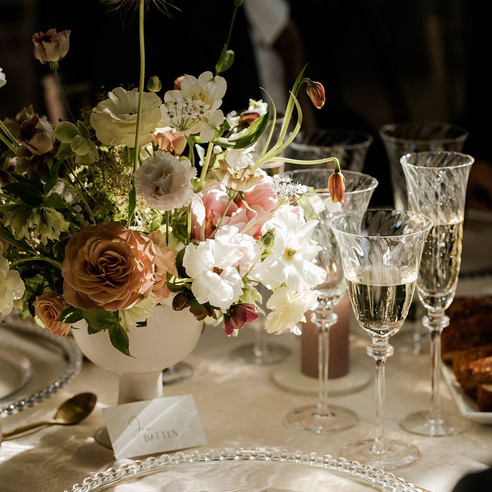 potted-flower-arrangements-for-tablescape