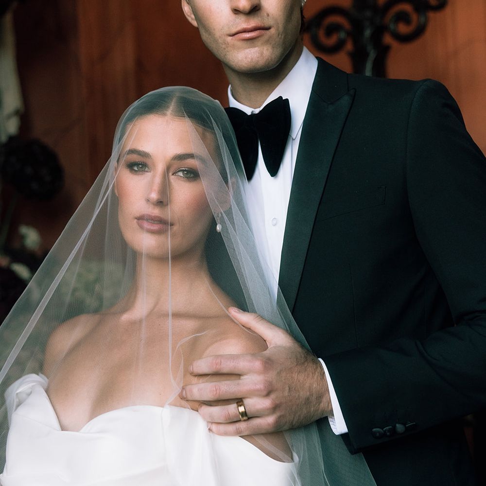 close-up-couple-portrait-dark-academia-wedding-editorial