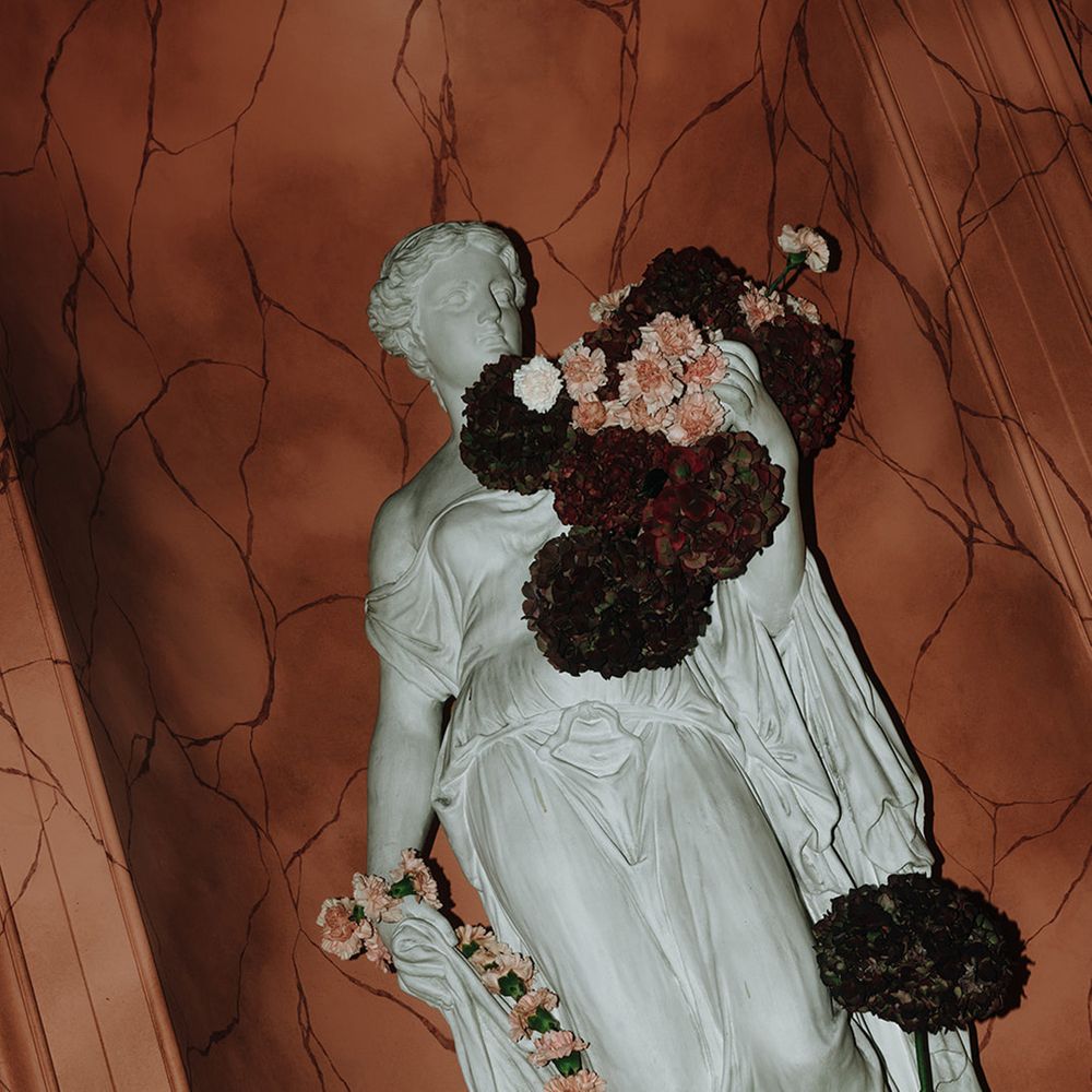 dark-burgundy-wedding-florals