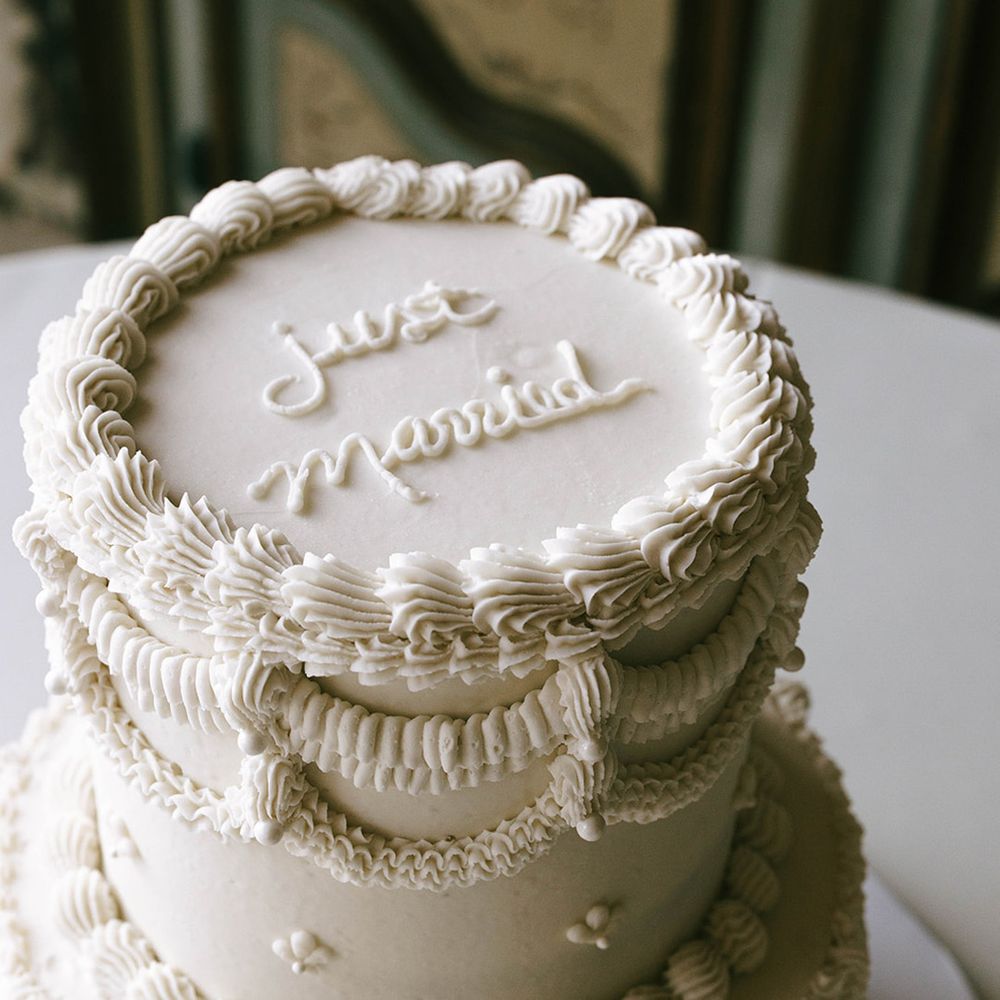 just-married-wedding-cake