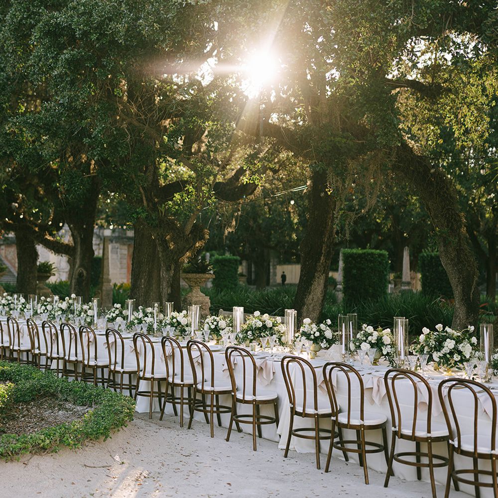 long-outdoor-banquet-style-wedding-breakfast.