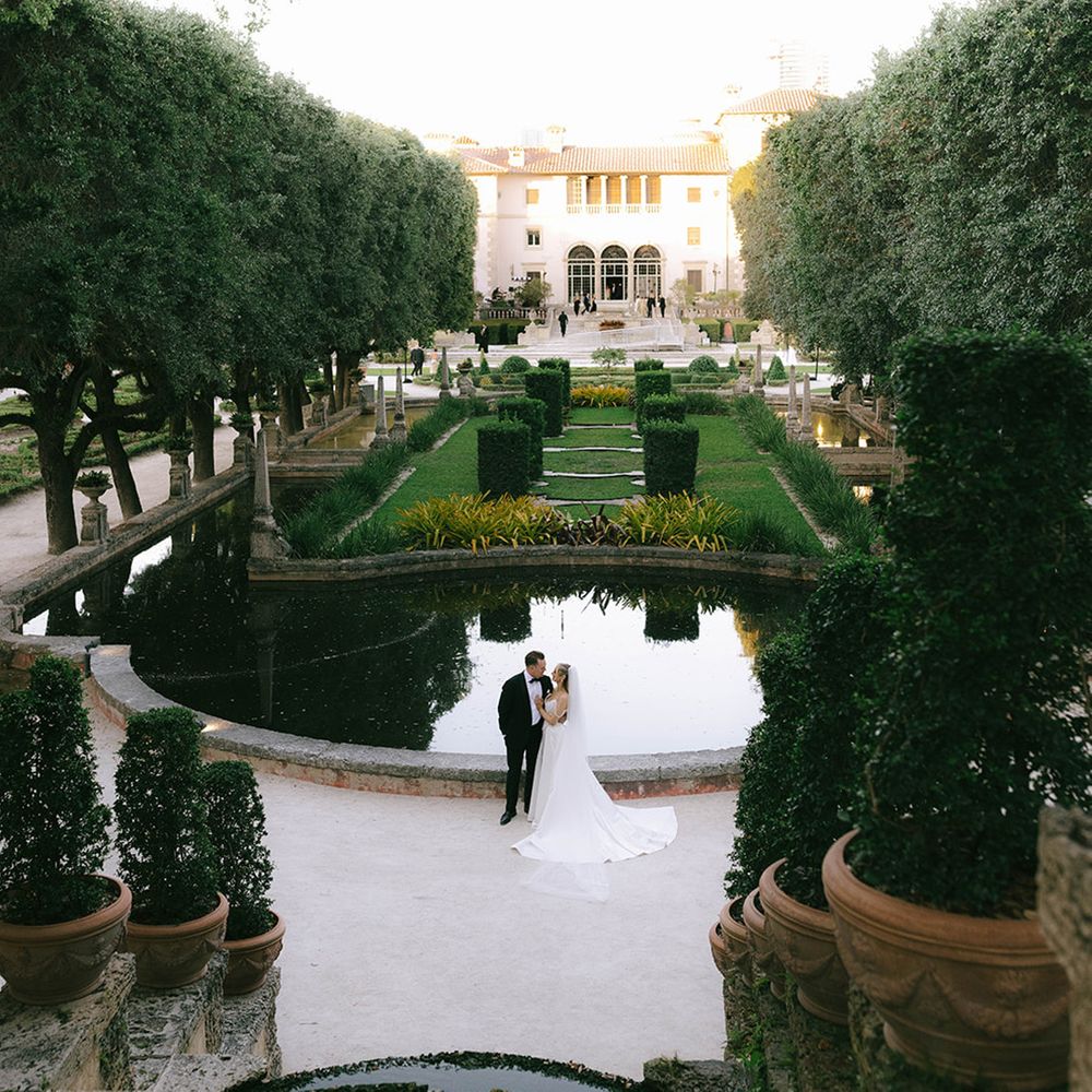 Vizcaya Museum and Gardens wedding with stunning courtyard