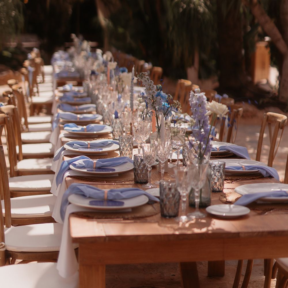 blue-wedding-place-setting-decor