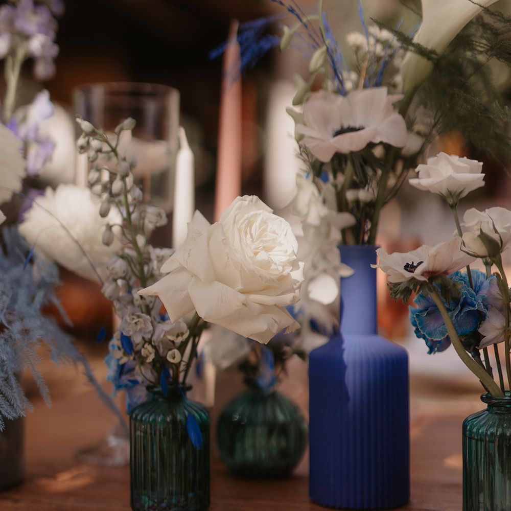 blue-wedding-vase-decorations