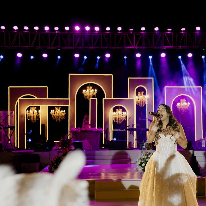 bride-performs-wedding-song