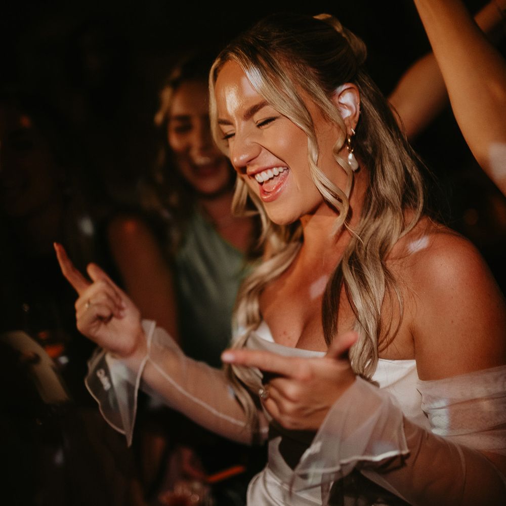 bride-dances-at-the-wedding-reception