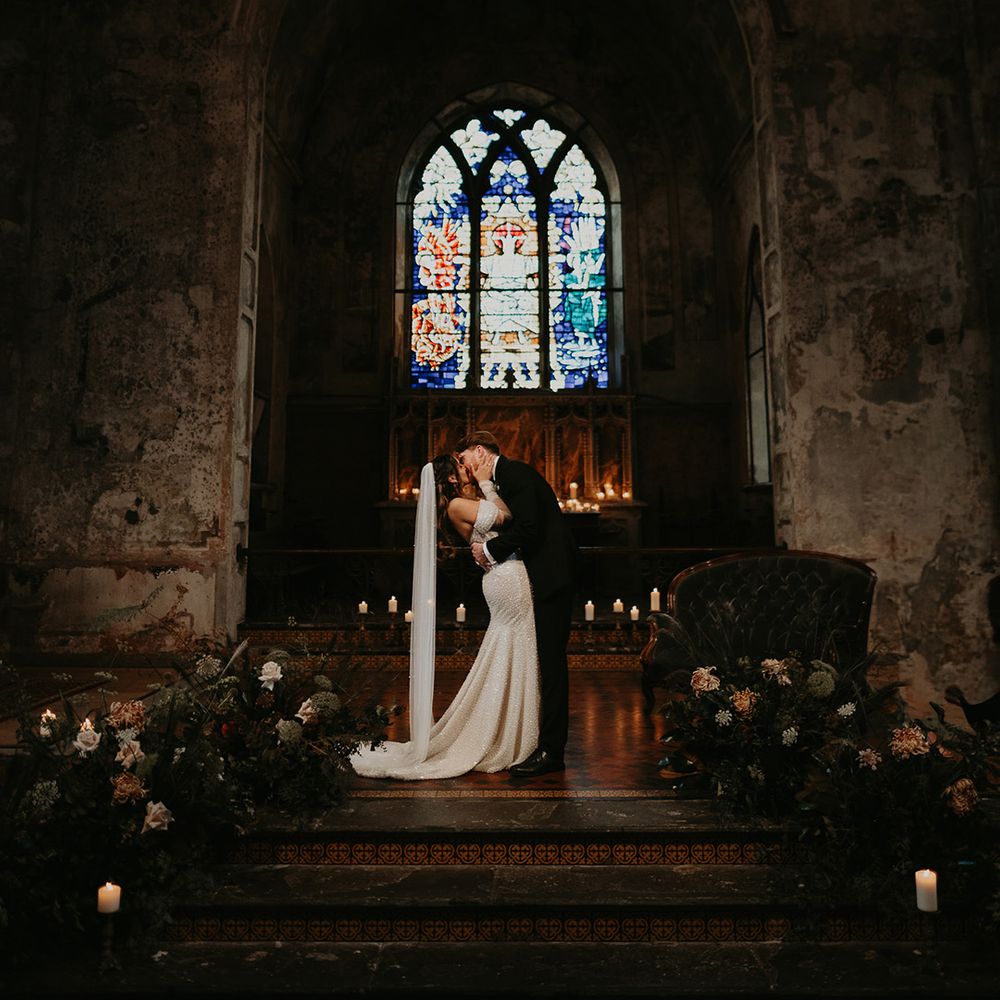 groom-kisses-bride-for--first-kiss-at-mount-without-wedding-venue