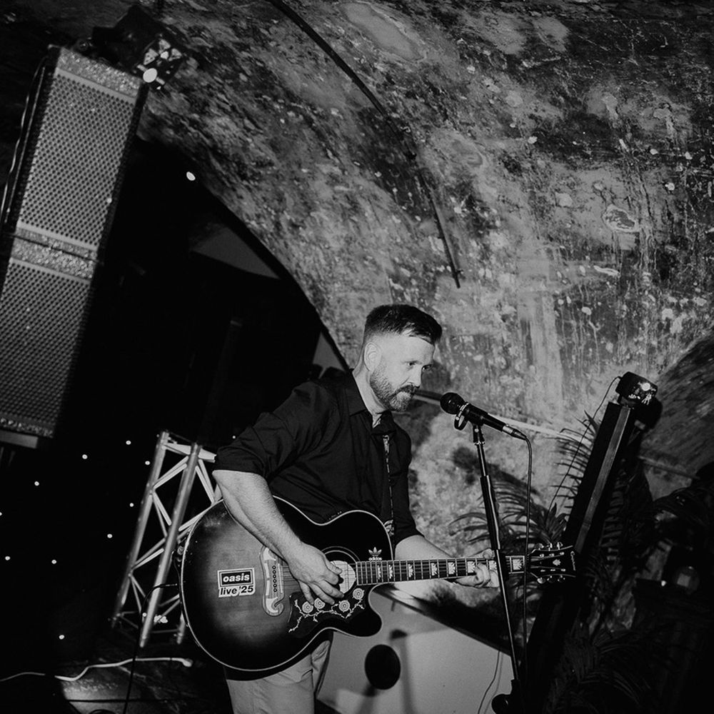 wedding-singer-at-the-mount-without