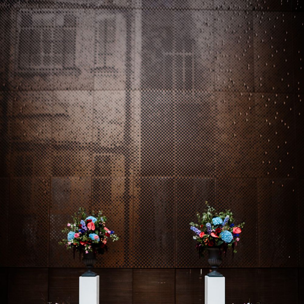 bright-and-colourful-wedding-flower-altar-decor