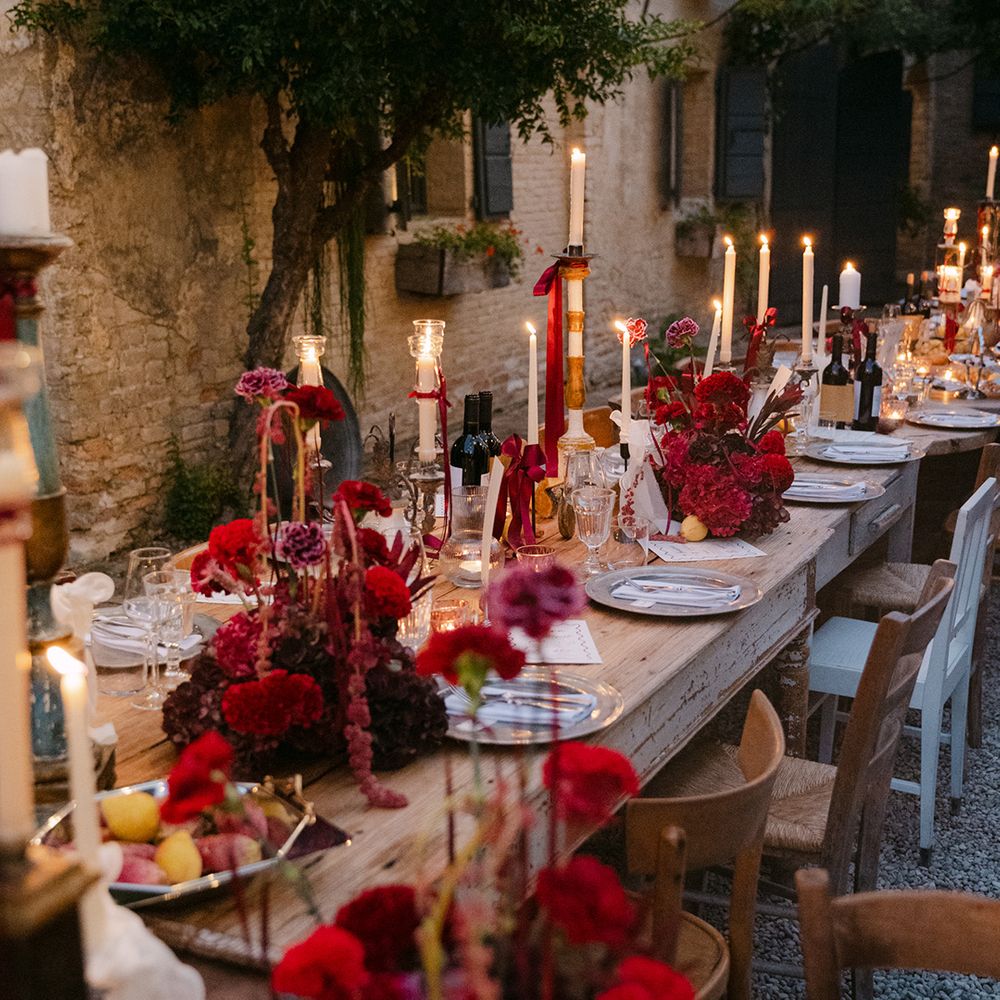 deep-romantic-red-wedding-tablescape