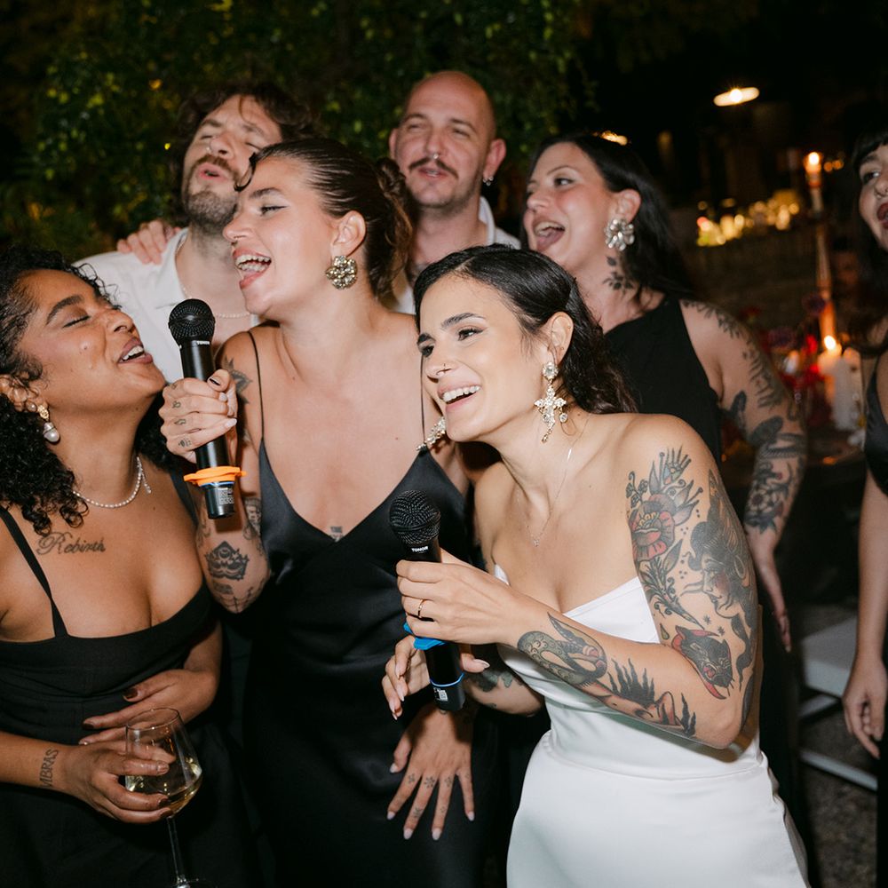 karaoke-at-wedding-reception