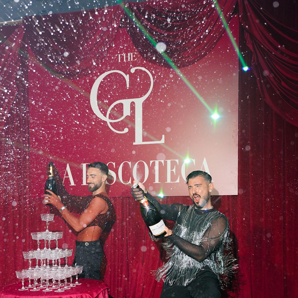 champagne-spray-for-champagne-tower