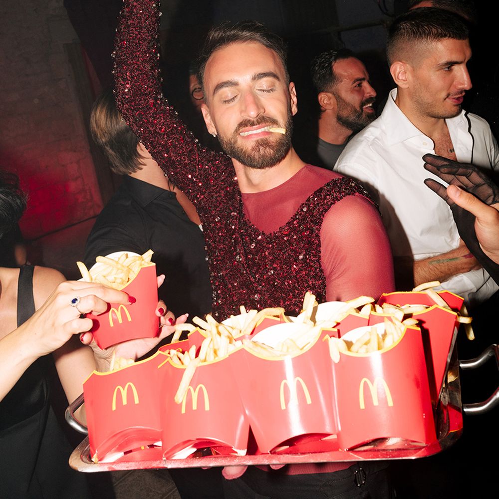 mcdonalds-fries-served-at-wedding-reception