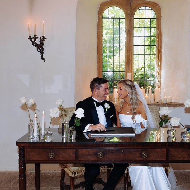 bride-and-groom-sign-the-register.