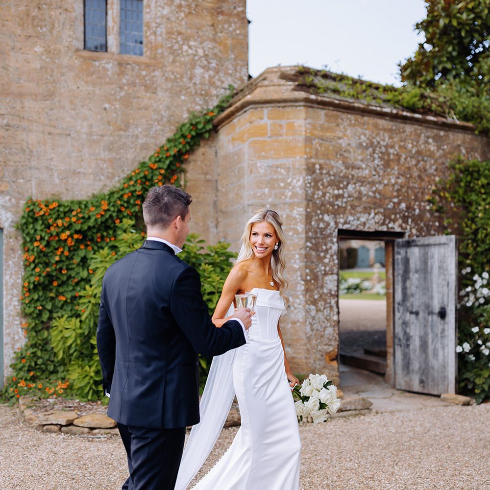 wedding-welcome-drinks-after-ceremony