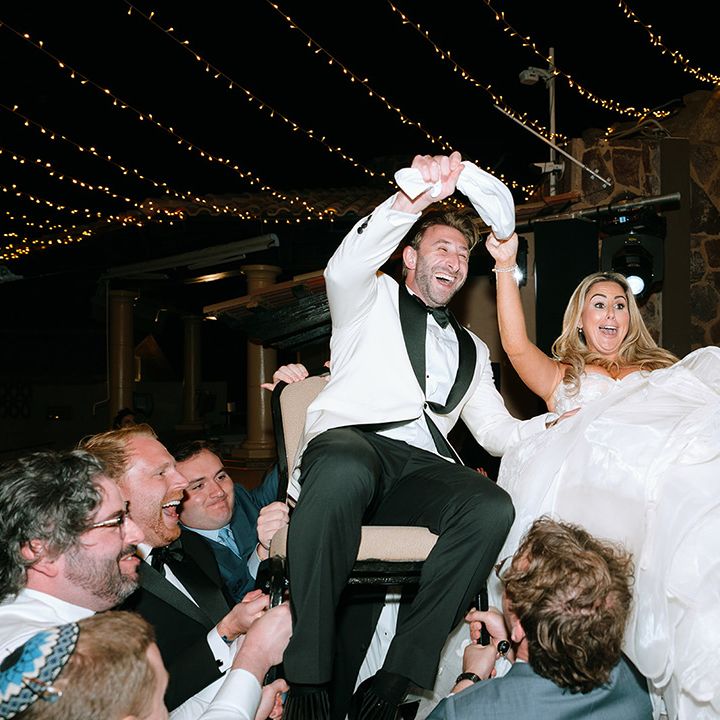 hora-dance-at-jewish-wedding