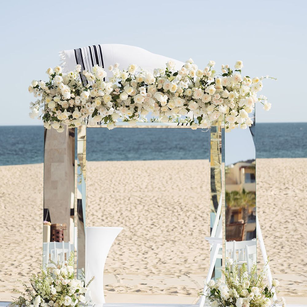 mirror-chuppah-with-white-flowers