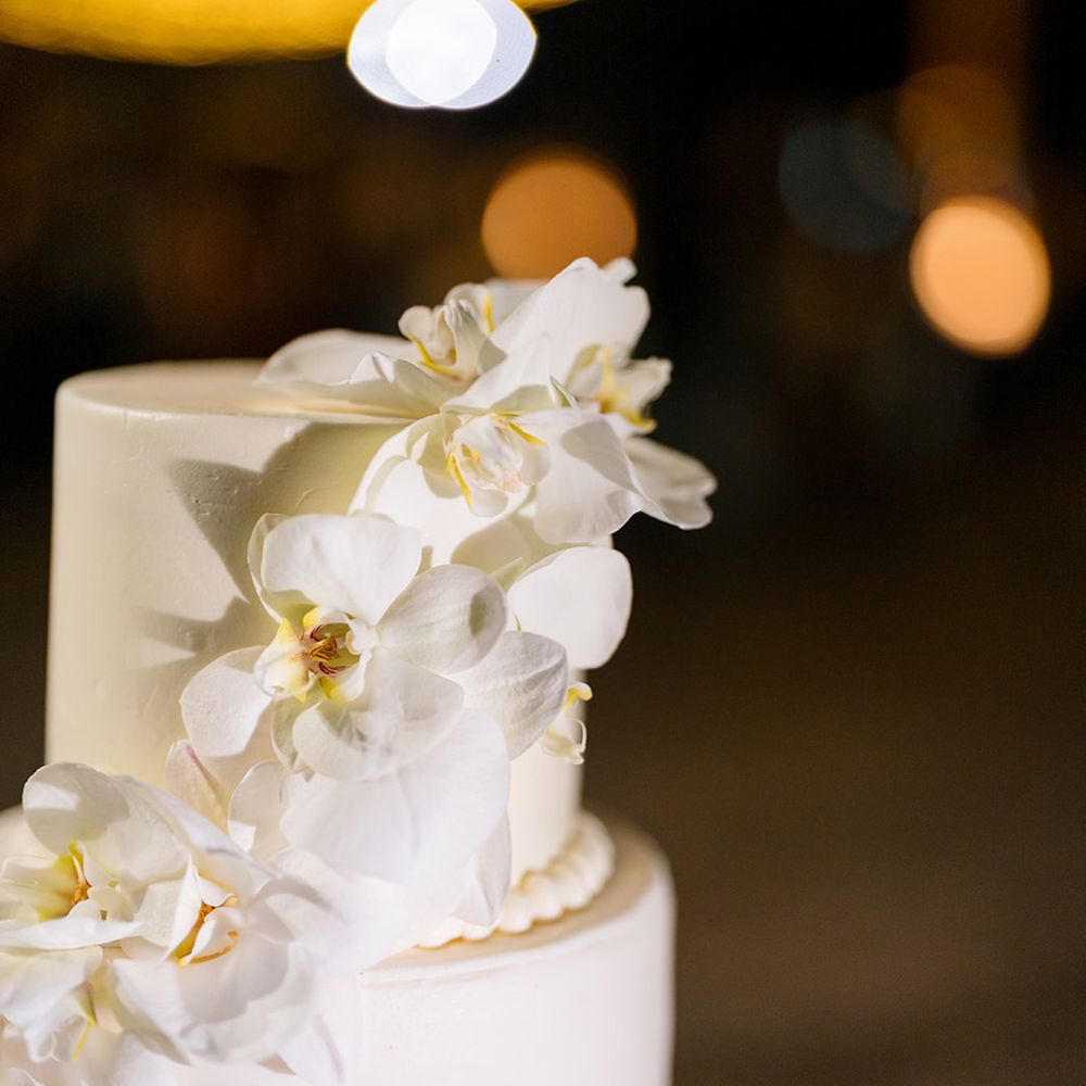 orchids-on-white-wedding-cake