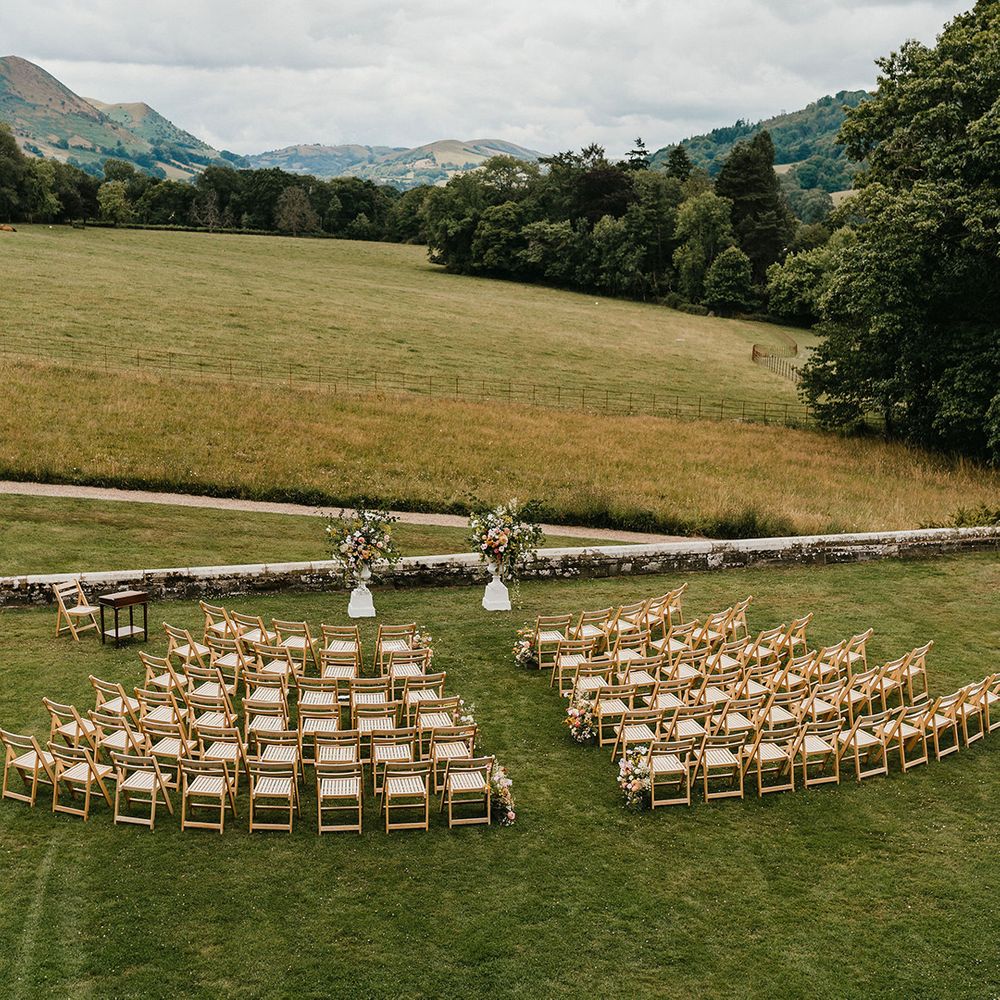 plas-dinam-outdoor-wedding-ceremony-space