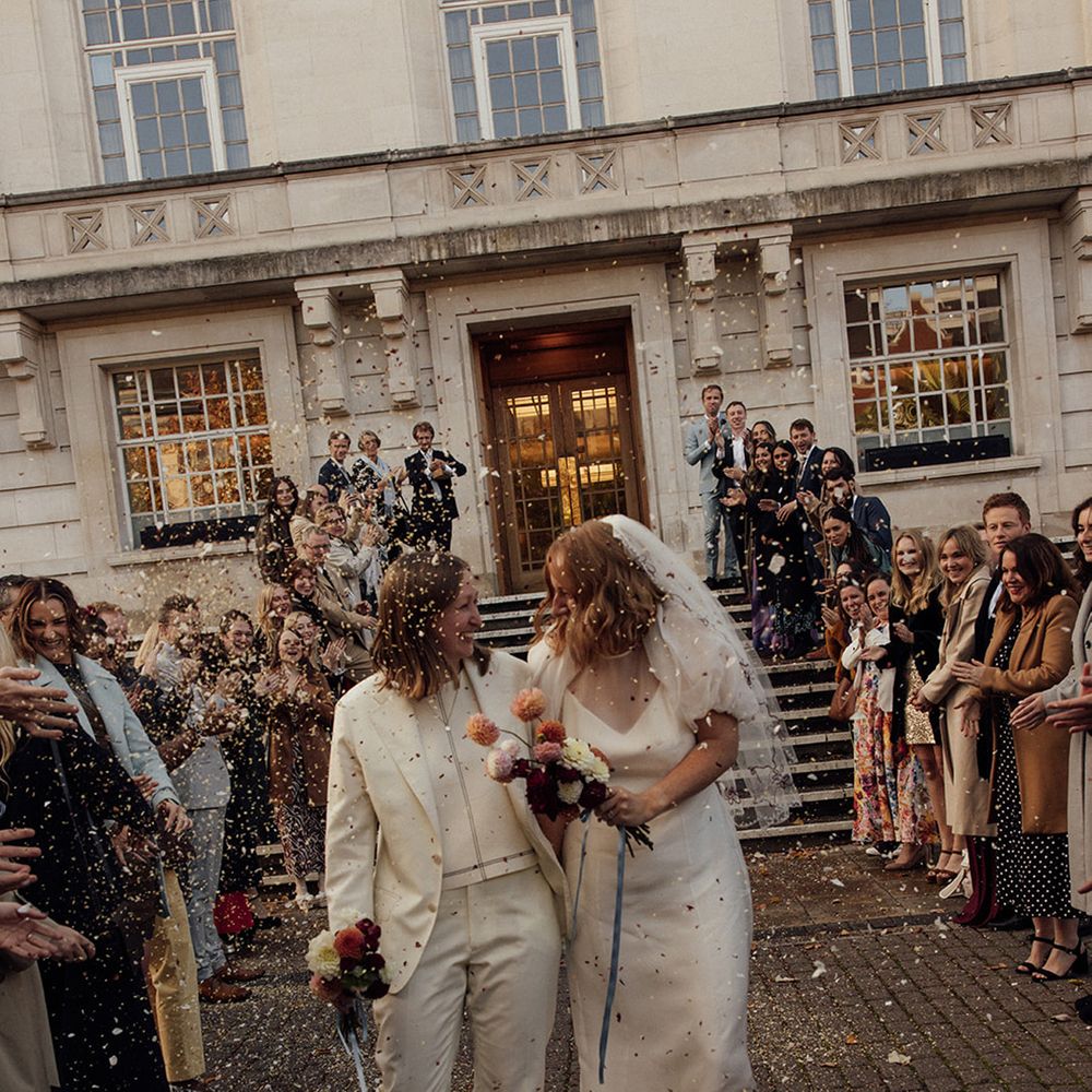 confetti-moment-for-two-brides