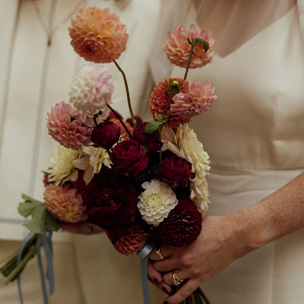 dahlia-wedding-bouquet-in-different-colours