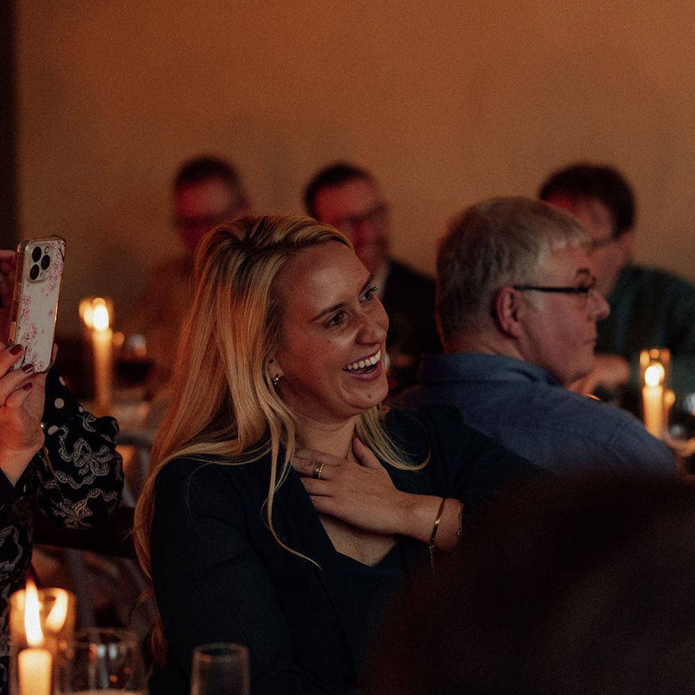 Wedding guest reacts to wedding speeches 