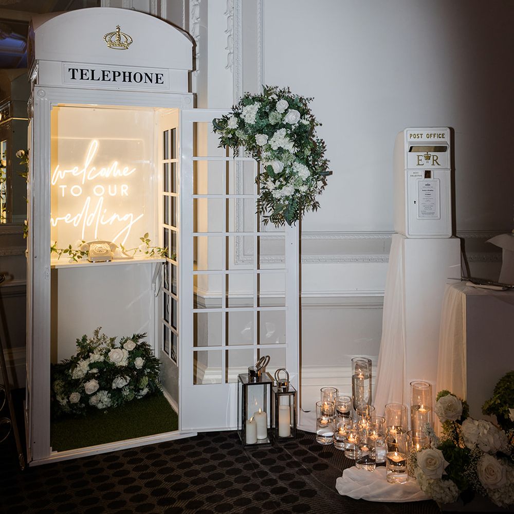 audio-guest-book-with-white-post-box-for-cards