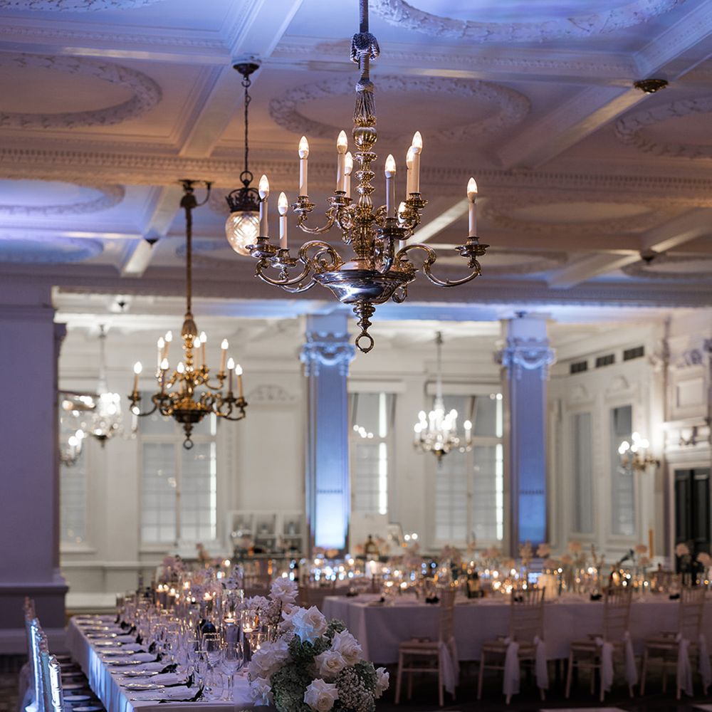 green-white-and-black-wedding-table-decorations