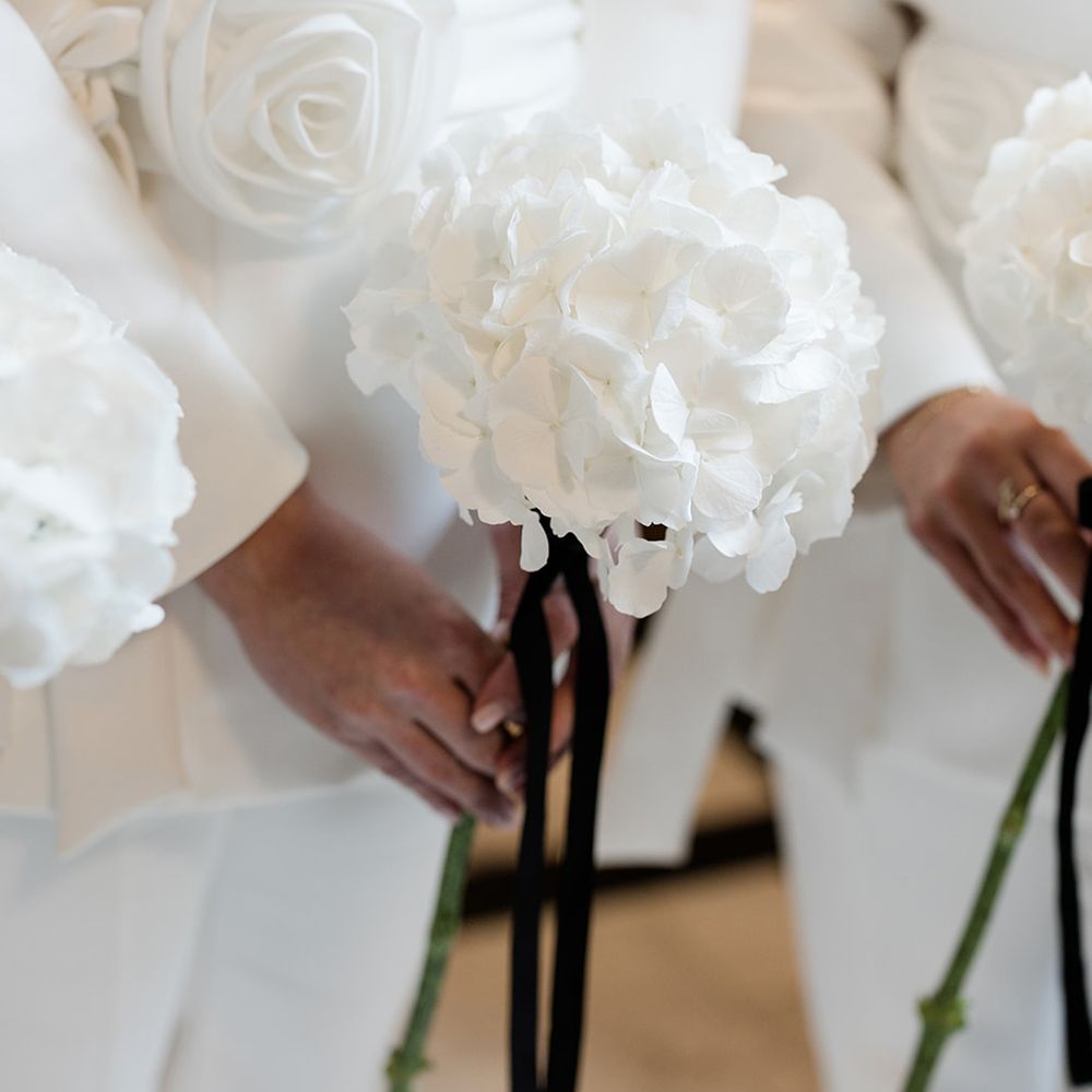 hydrangea-white-bouquets-for-bridesmaids