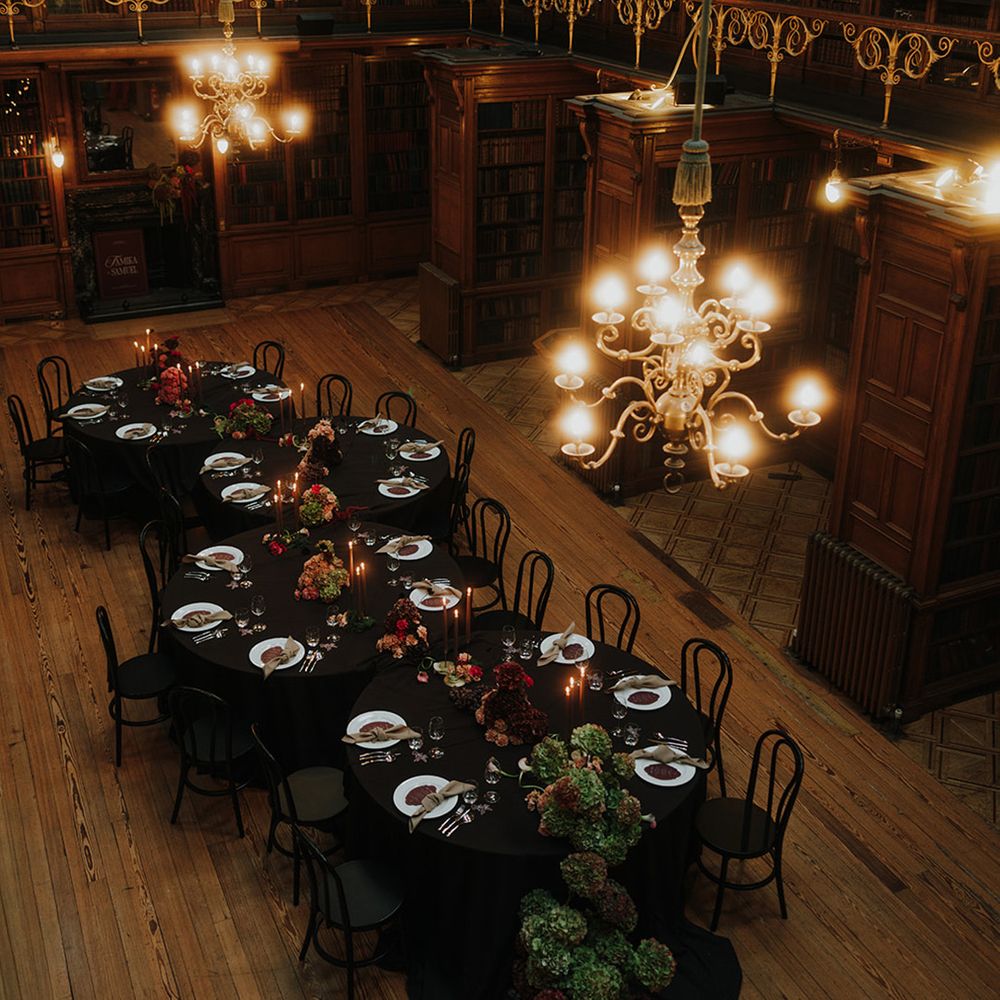 Royal College of Physicians Library Wedding with serpentine table