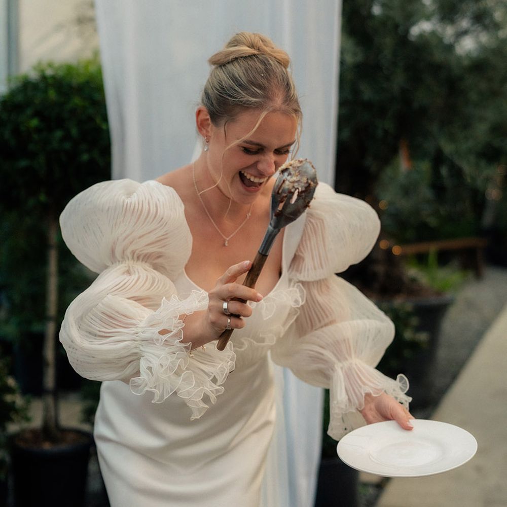 bride-self-serves-tiramisu