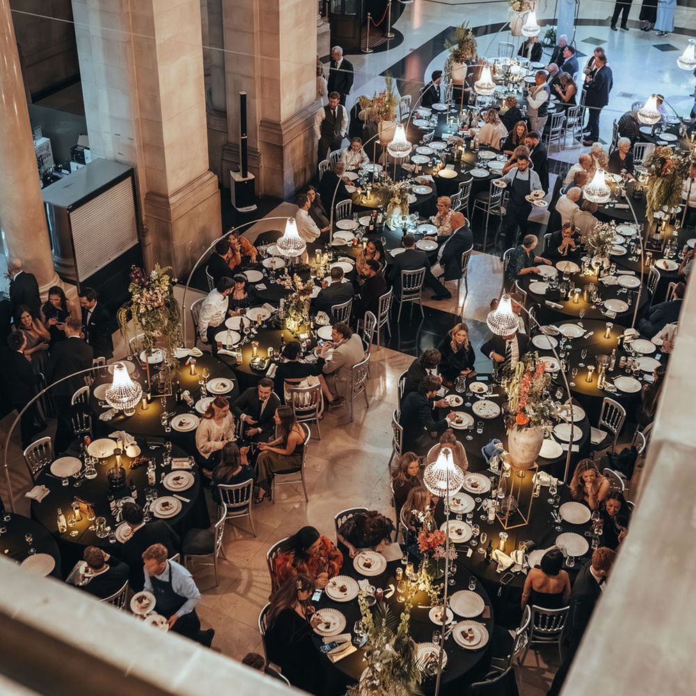 Black serpentine tablescapes at museum wedding 