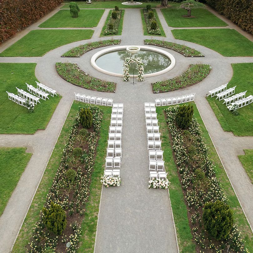 Outdoor wedding ceremony at the Garden at Elm Bank