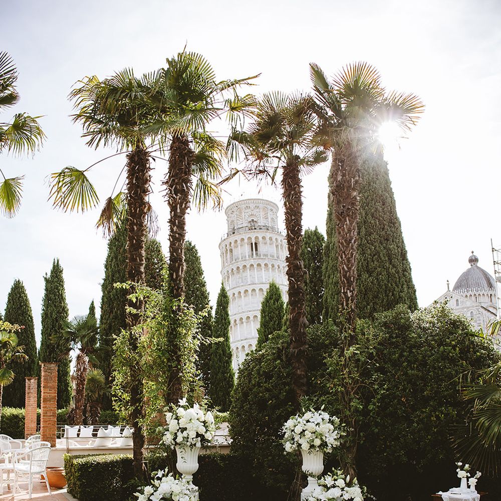 Secret garden wedding in Pisa, Italy