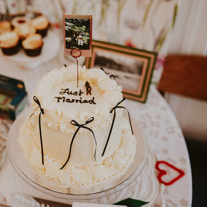 Just Married wedding cake 