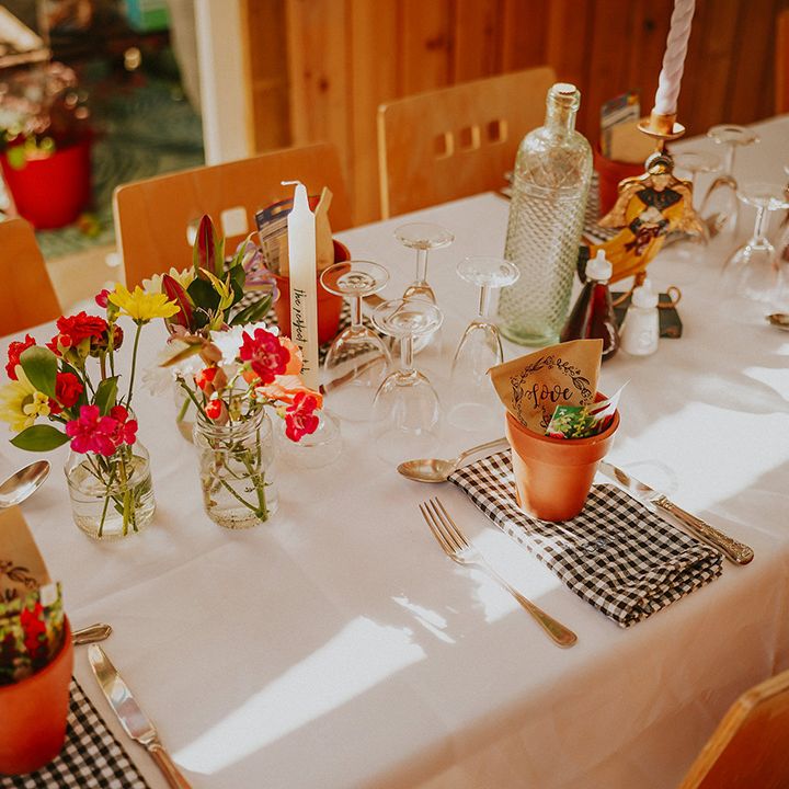 Plant pot weding favours, sustainable wedding ideas
