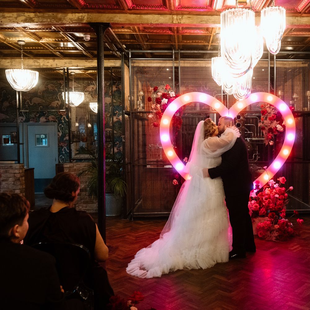 vintage vegas heart decor ceremony