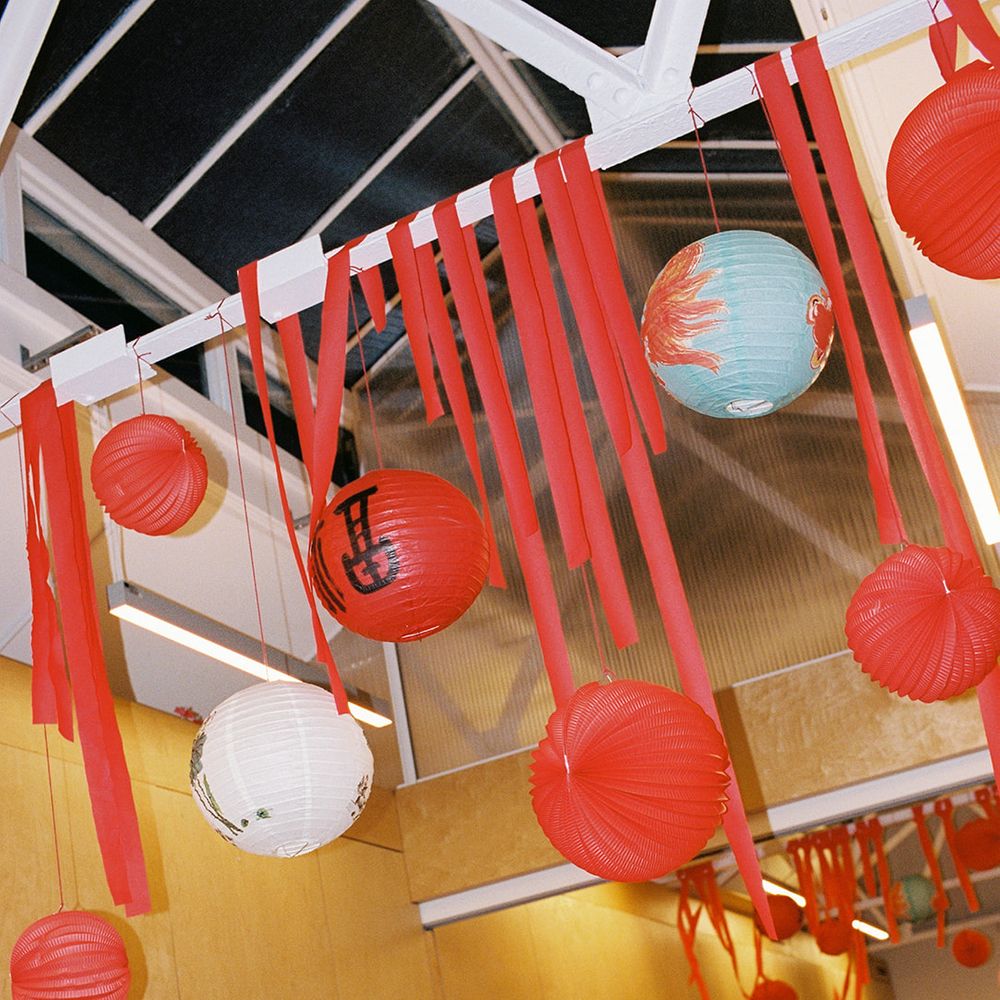 chinese lanterns draping decor
