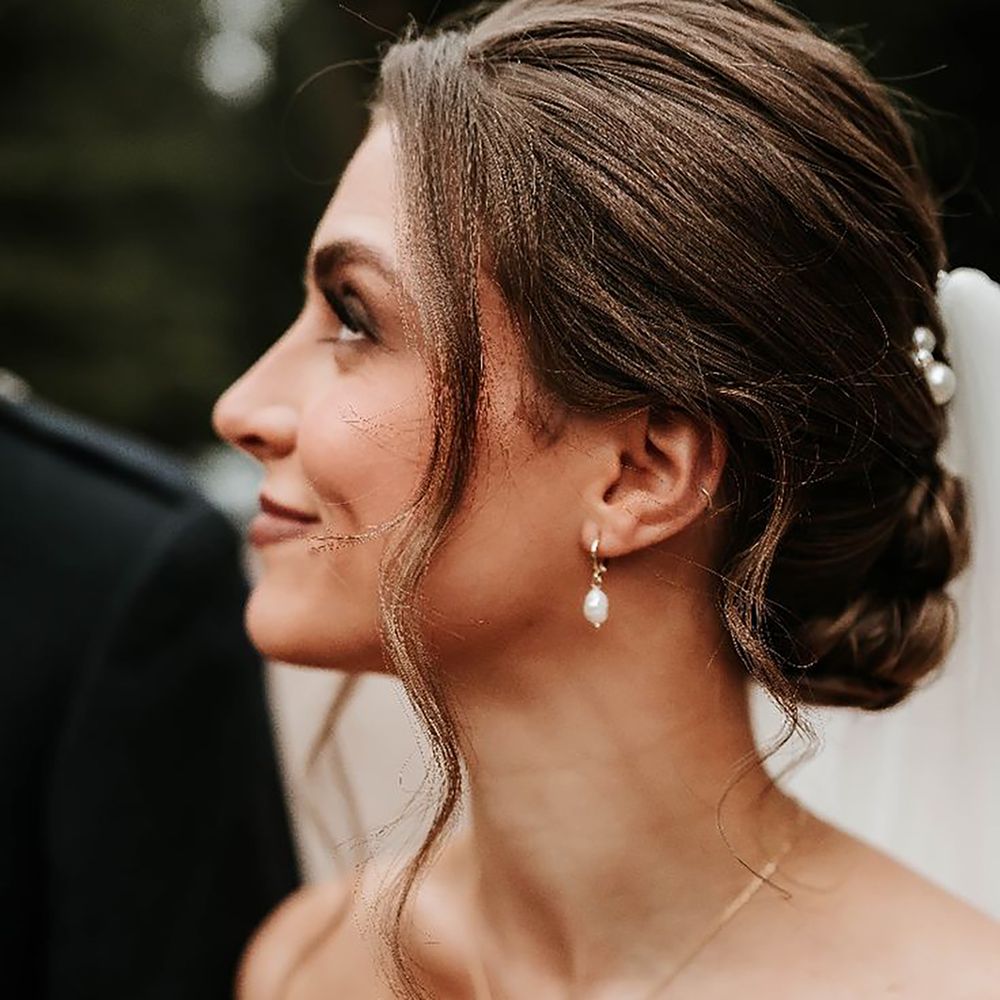 Classic something old matching pearl wedding jewellery