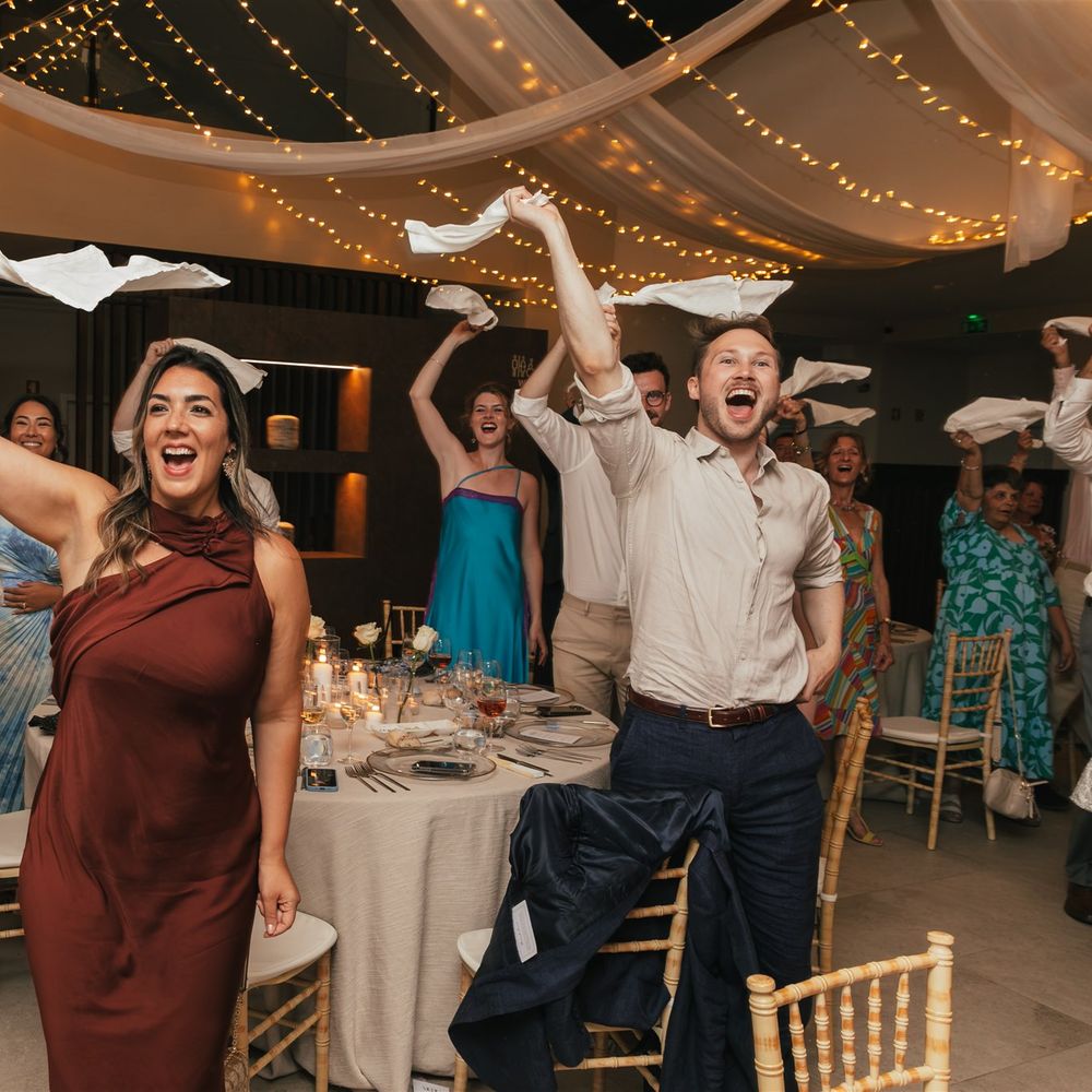 napkin wave for couple entrance