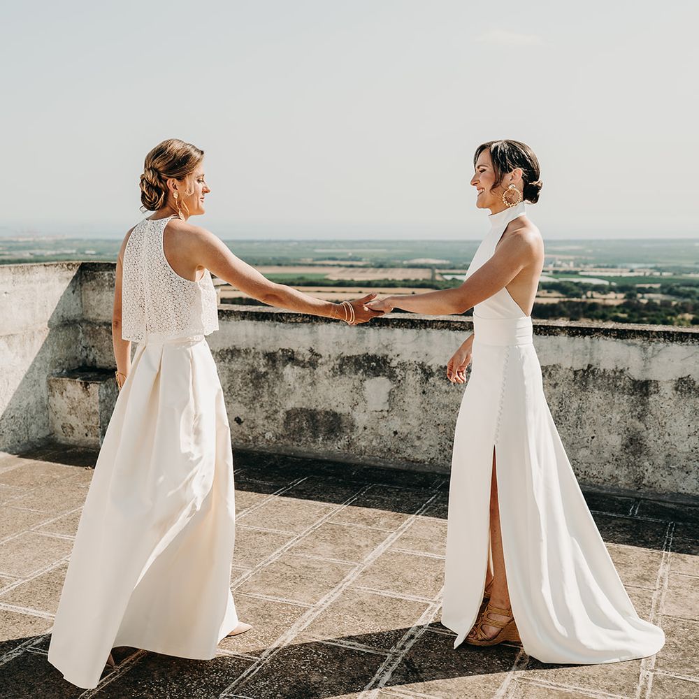 brides first look together