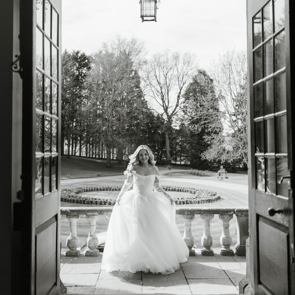 bride smiling castle lawns