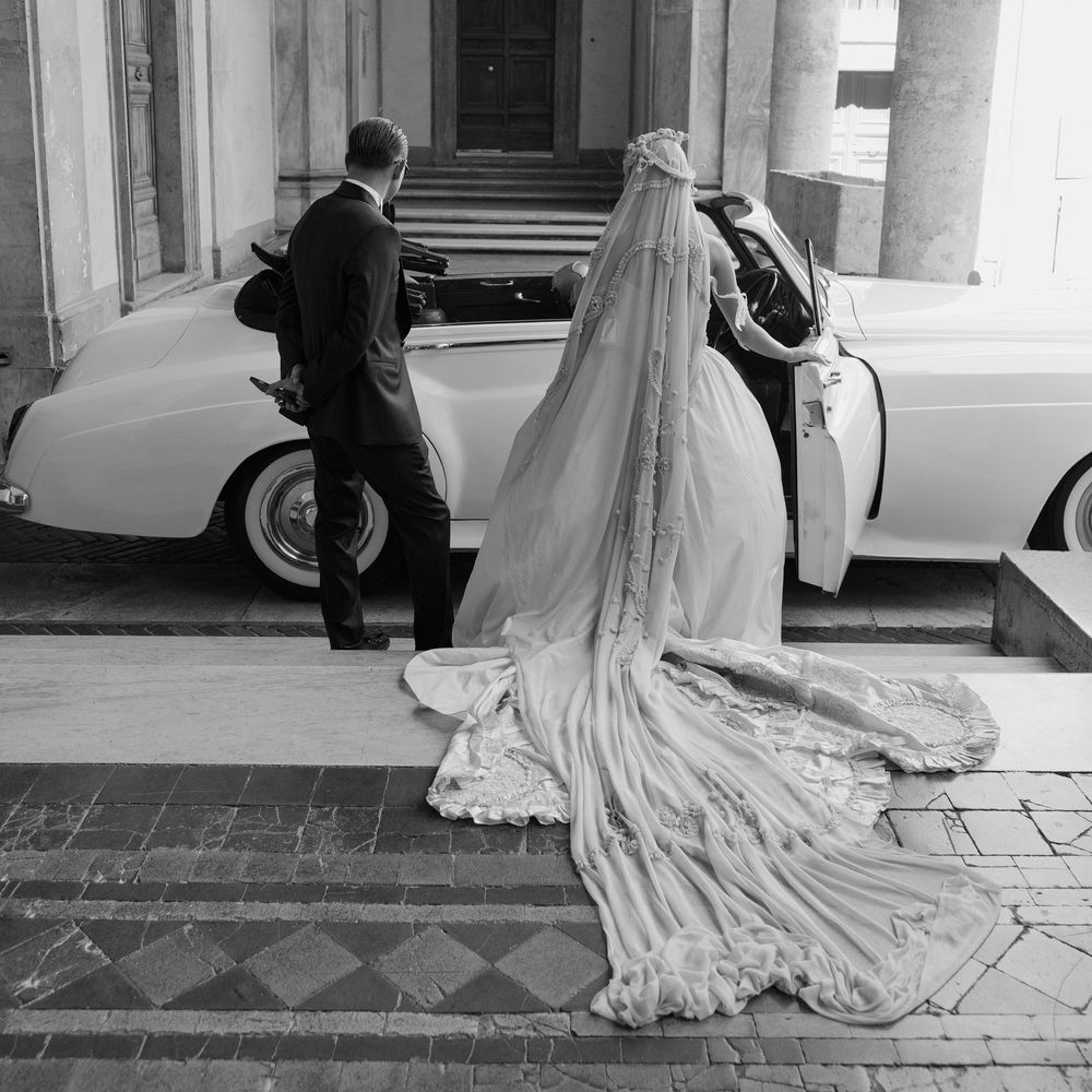 vintage italian car wedding transport bride flowing lace fei