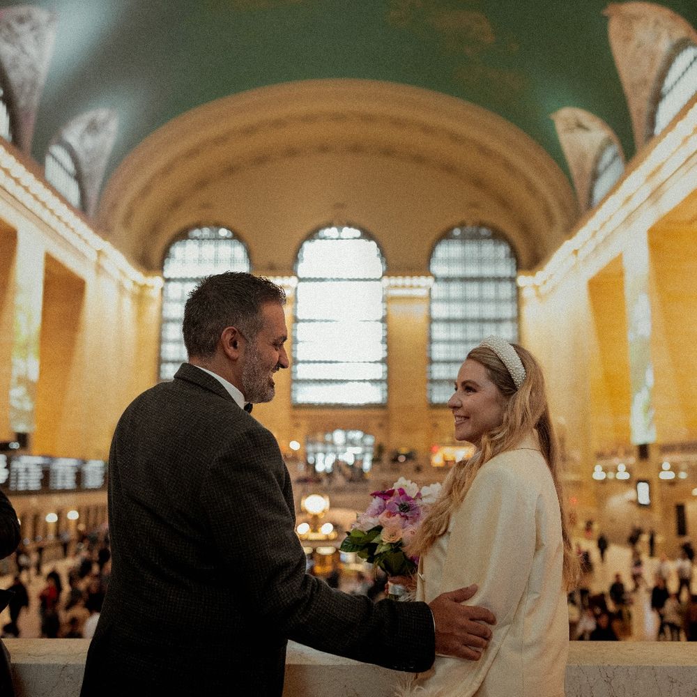married couple in grand central station