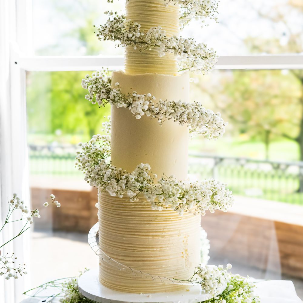 Spiral wedding cake with gypsophila